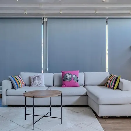 Penthouse: View & Retractable Roof Apartman